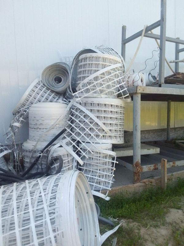 Plastik lentalar sotiladi Plastik lentalar sotiladi