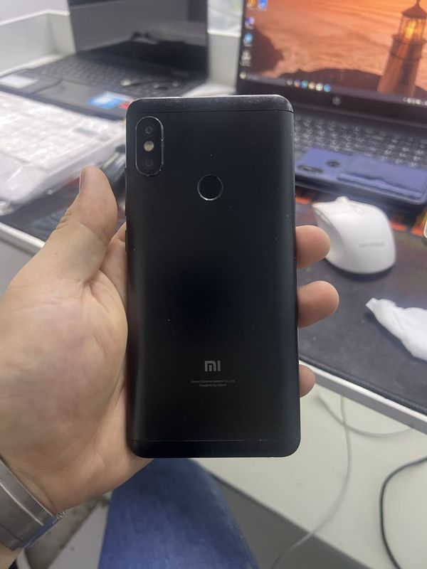 redmi note 5 3\32 gb holati zor redmi note 5 3\32 gb holati zor