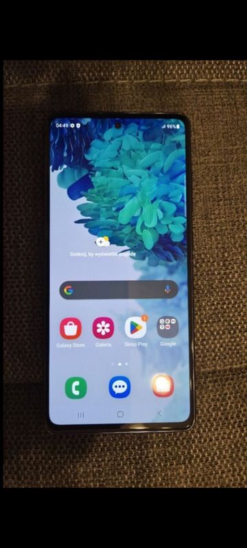 Продам новый Samsung S 20 FE Продам новый Samsung S 20 FE