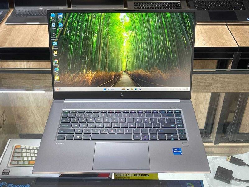 HP ZBook Studio 15 G8 Core i7-11800H ram 16 ssd 512 Quadro T1200 4гб HP ZBook Studio 15 G8 Core i7-11800H ram 16 ssd 512 Quadro T1200 4гб