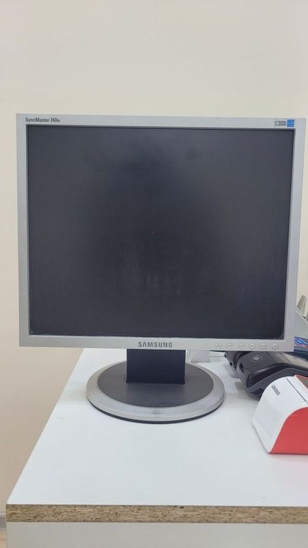 Продам монитор Samsung Syncmaster 740N 8 штук