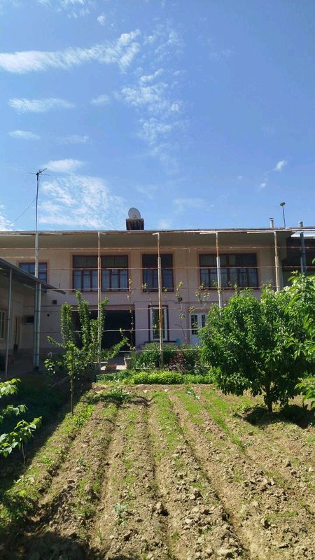 Hovli sotiladi Hovli sotiladi