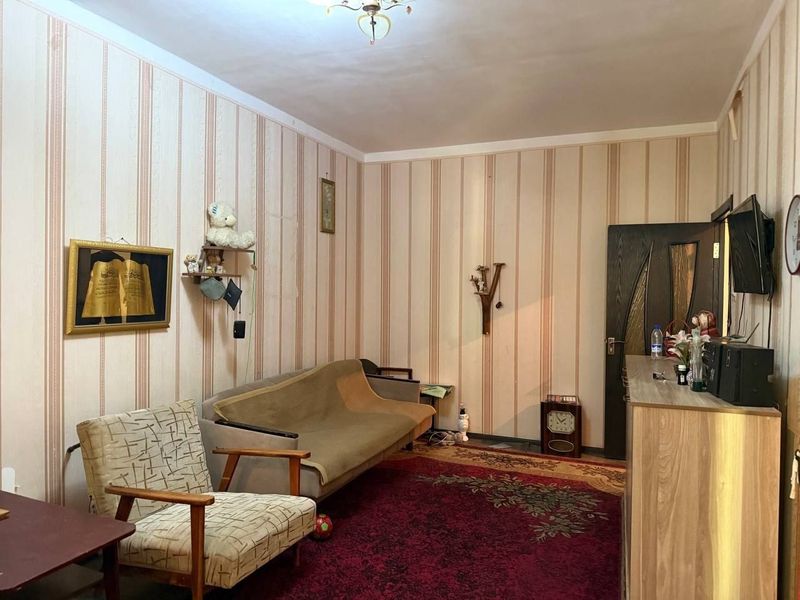 Продаю квартиру Яшнабадский р-он Авиасозлар-4. 1в2-ком 1-этаж 4-этажка Продаю квартиру Яшнабадский р-он Авиасозлар-4. 1в2-ком 1-этаж 4-этажка