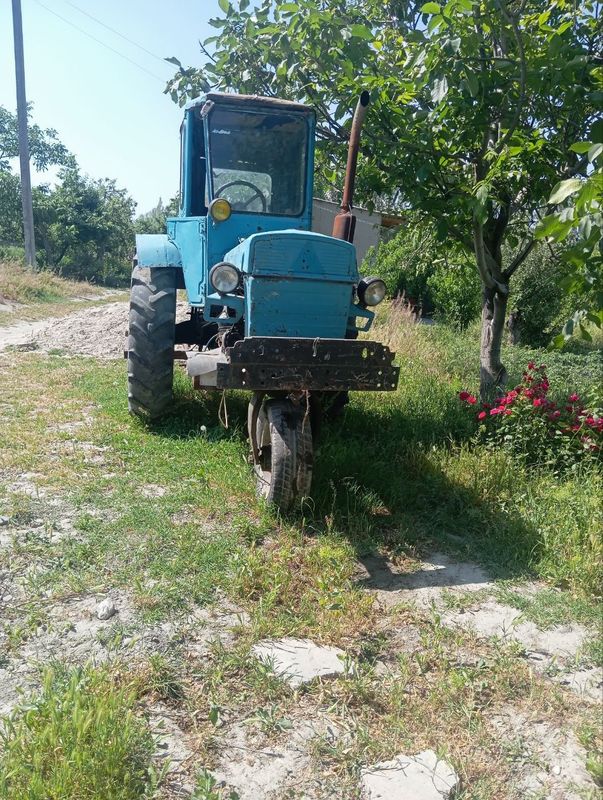 T 28 traktor sotiladi T 28 traktor sotiladi