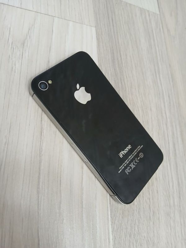 IPhone 4s batareysi ishgan