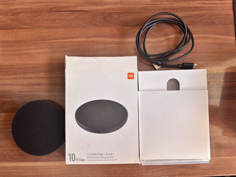 Mi Wireless Charging Pad Беспроводная зарядка 10W Mi Wireless Charging Pad Беспроводная зарядка 10W