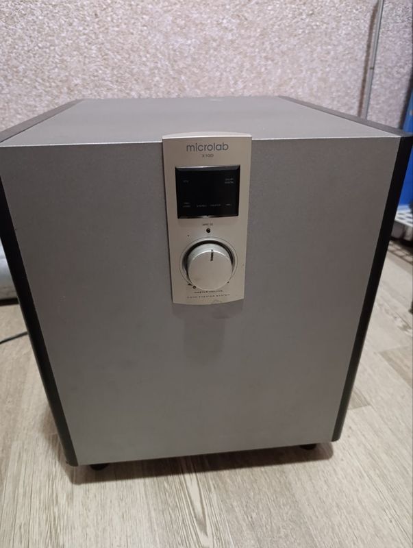 Продаю колонки Microldb X-100 c 5 колонками Продаю колонки Microldb X-100 c 5 колонками