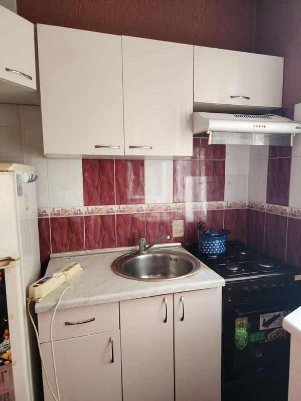 Срочно продаю кухонный гарнитур. Срочно продаю кухонный гарнитур.