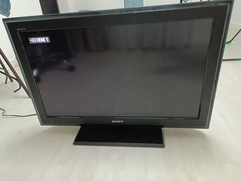 Продаётся телевизор SONY в хорошем состоянии!
