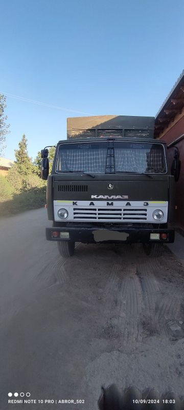 Kamaz 53212 pritsepi bilan sotiladi