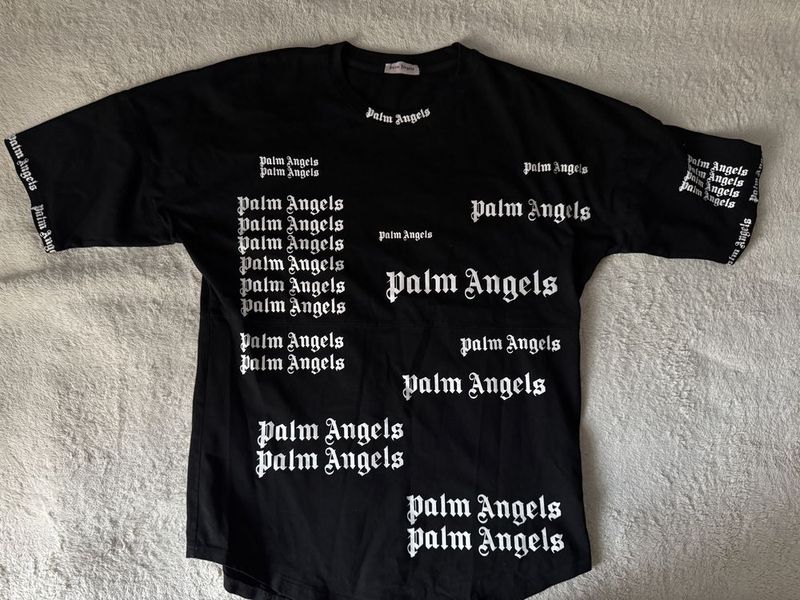 Продам модную Футболку Palm Angels Продам модную Футболку Palm Angels