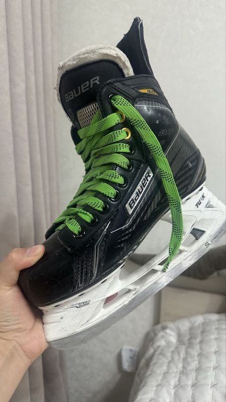 Коньки Bauer Supreme