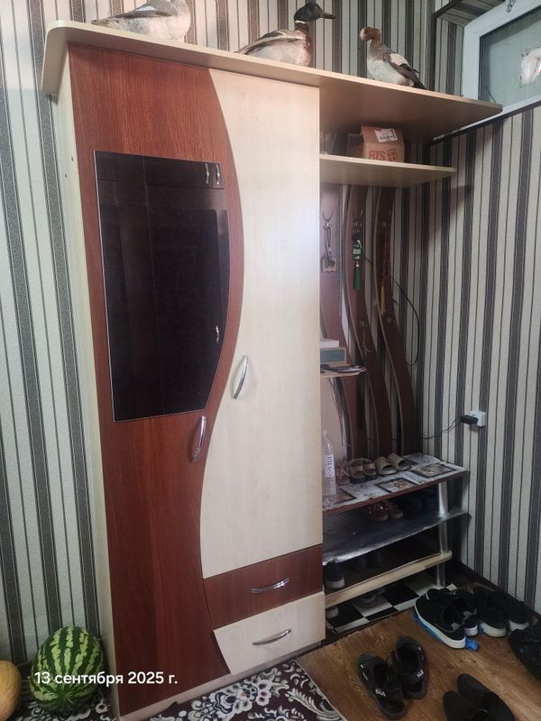Прихожка в хорошем состоянииразмеры, высота 2.15 м, ширина 1.70 м Прихожка в хорошем состоянииразмеры, высота 2.15 м, ширина 1.70 м
