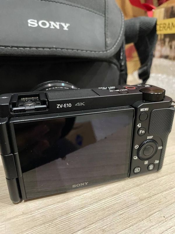 Camera ZV-E10...