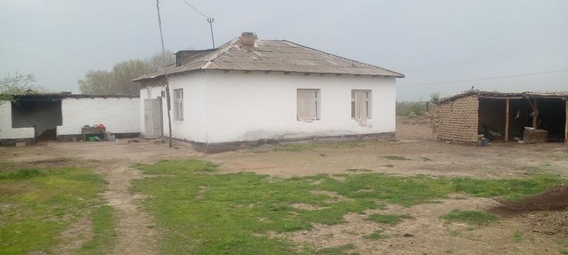 Bo'ka tumanida 5 xonali uy sotiladi Bo'ka tumanida 5 xonali uy sotiladi