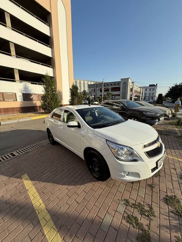 Kaptiva 2013 yil rangi oq probeg 144000 km kraska 3 ta joyida petno Kaptiva 2013 yil rangi oq probeg 144000 km kraska 3 ta joyida petno