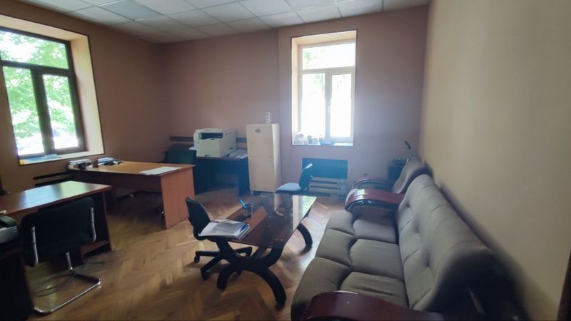 Офис Шотав центре 26м² Руставели Усиана Носыра Бабура Офис Шотав центре 26м² Руставели Усиана Носыра Бабура