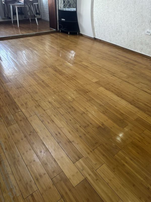 Паркет бамбук в хорошем состоянии Паркет бамбук в хорошем состоянии
