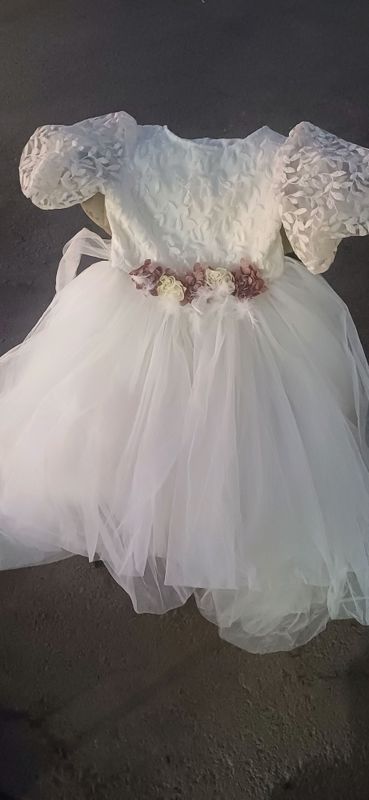 Libos yangi 1 Marta kiyilgan 250 ming somga sotman Libos yangi 1 Marta kiyilgan 250 ming somga sotman