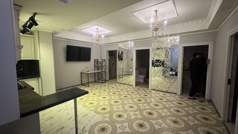 Сдаётся шикарная огромная 4х комнатная квартира, 150 квадратов. Сдаётся шикарная огромная 4х комнатная квартира, 150 квадратов.