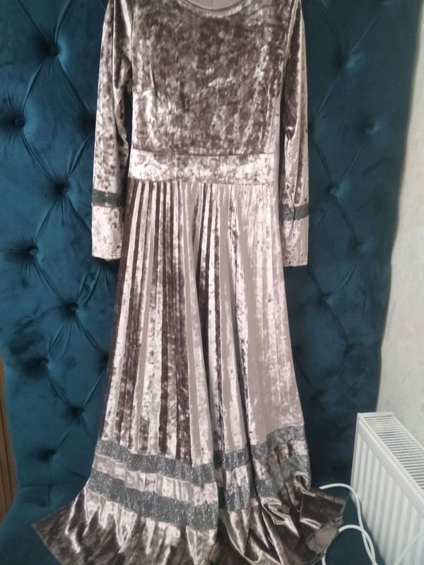 Roza Moda brand 44 razmer 800 000 Roza Moda brand 44 razmer 800 000