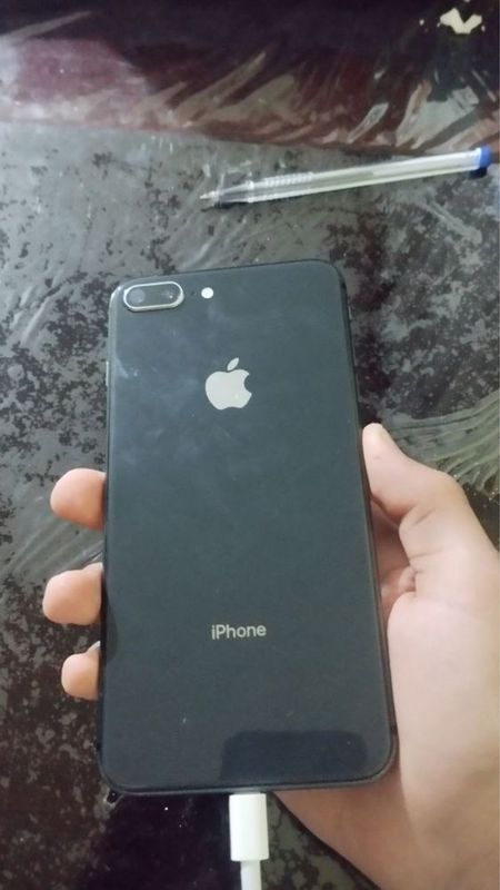 Iphone 8+ ideal 64 tali hama joyi ishlidi Iphone 8+ ideal 64 tali hama joyi ishlidi