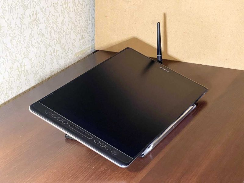 Huion Kamvas Pro 16 графический планшет с экраном +подставка +перчатка Huion Kamvas Pro 16 графический планшет с экраном +подставка +перчатка