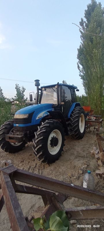 Traktor sotiladi Ts 135