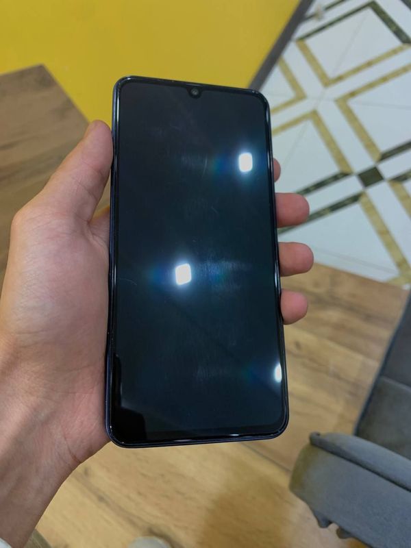 Vivo v25e karobka bilan