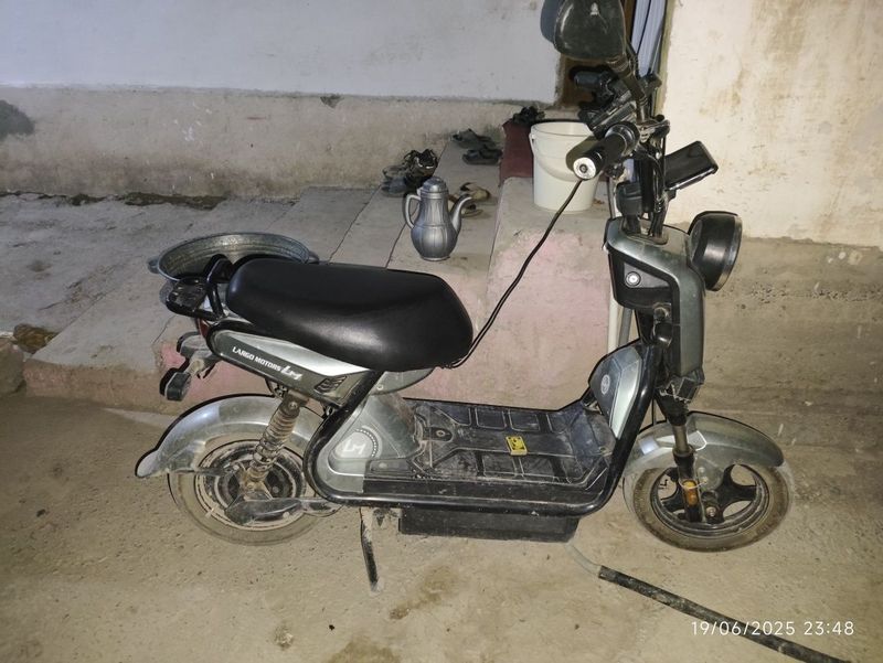 Skutr Largo Motors
