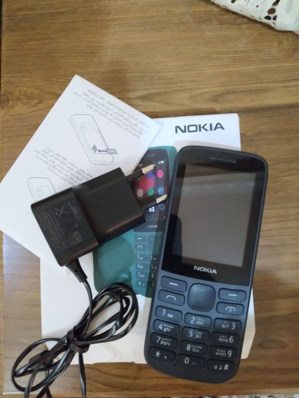 Nokia 215 (zaryadlovchi uskuna bilan)