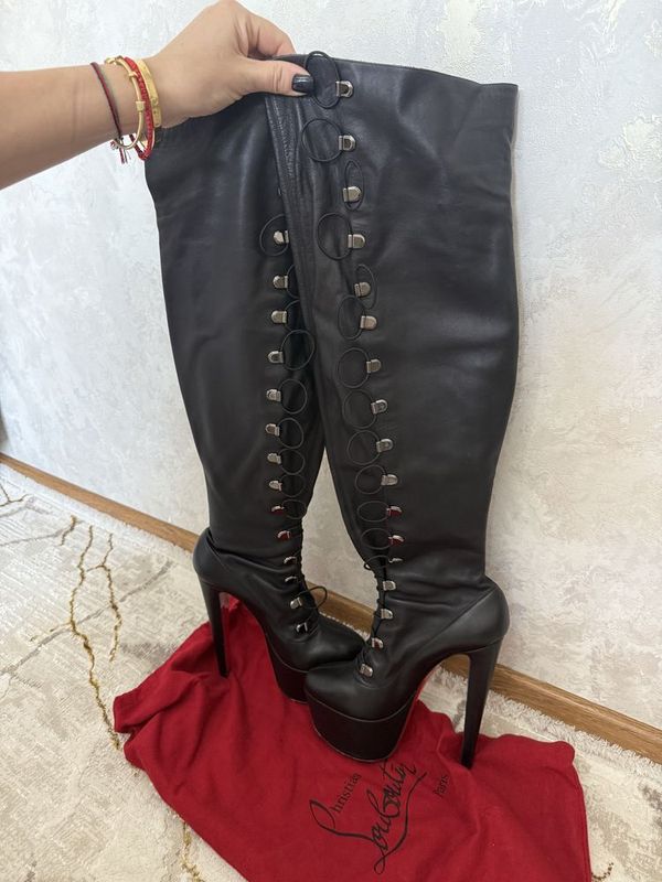 Оригинальные каблуки от Louboutin
