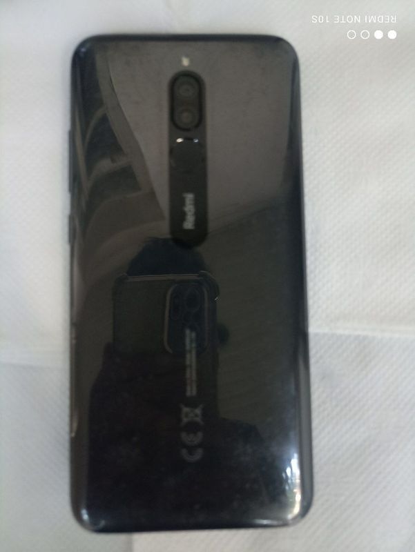 REDMI 8 Oladiganla tel qilila 500000 ming soʻm 32GB