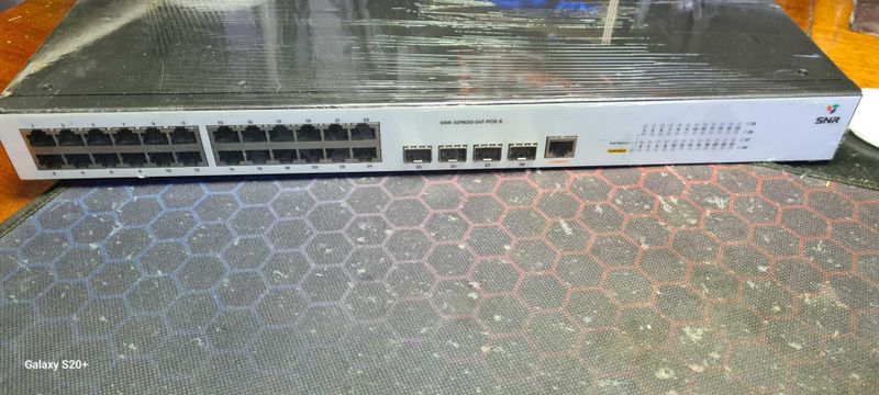 Продаётся управляемый POE коммутатор уровня 2 SNR-S2982G-24T-POE-E Продаётся управляемый POE коммутатор уровня 2 SNR-S2982G-24T-POE-E