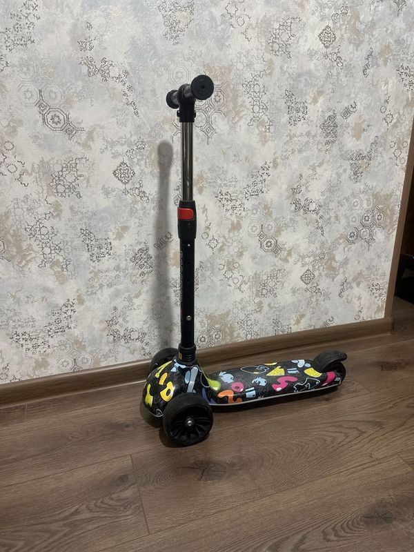 Продам самокат детский
