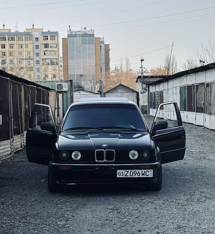 BMW E30 320