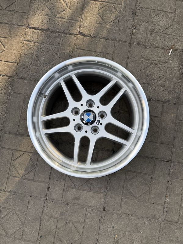 R17 5-120 bmw 37 model R17 5-120 bmw 37 model