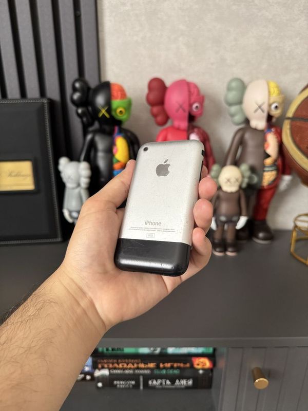 Продается Iphone 2G (Первый айфон) для ценителей Продается Iphone 2G (Первый айфон) для ценителей