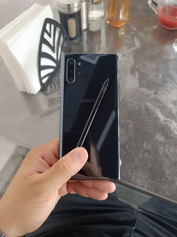 Samsung galaxy not 10 plus 12/256 Hamma joyi radnoy ochilmagan Hol Samsung galaxy not 10 plus 12/256 Hamma joyi radnoy ochilmagan Hol