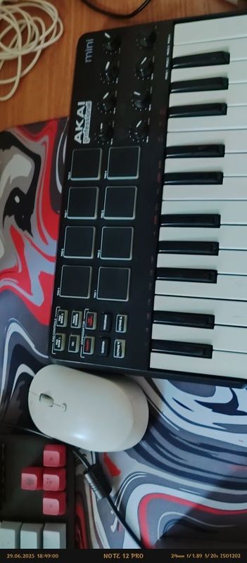 Akai professional mini midi клавиатура Akai professional mini midi клавиатура