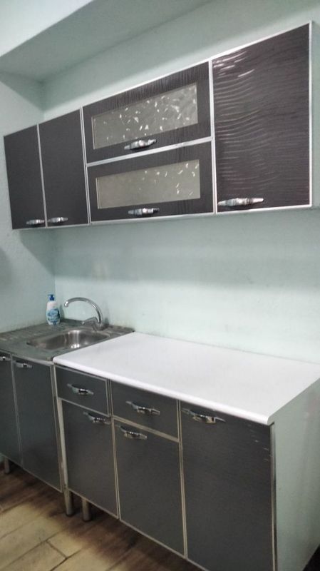 Кухонный гарнитур сотилади Кухонный гарнитур сотилади