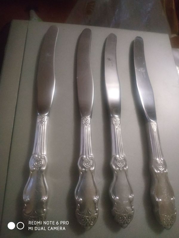 Продаются ножи по серебряные Роза