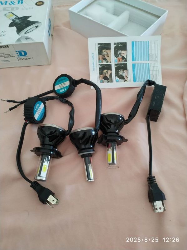 3 ta LED avto lampa sotiladi. 3 ta LED avto lampa sotiladi.