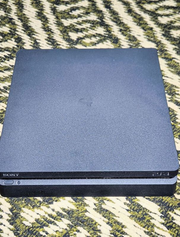 PlayStation 4 Slim PlayStation 4 Slim