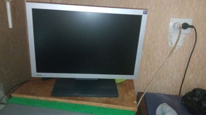 продам монитор на запчасти