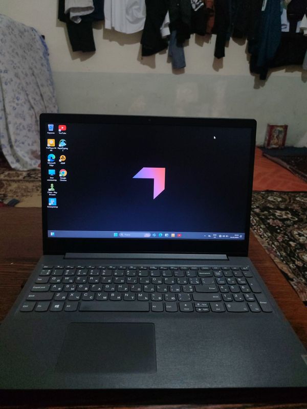 Notebook sotiladi Notebook sotiladi