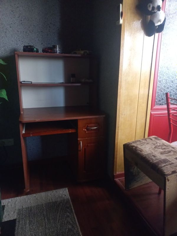 Sotiladi kapuytirni stol Sotiladi kapuytirni stol