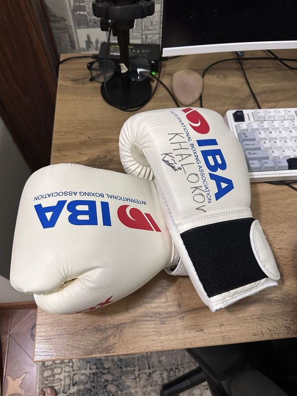 Перчтаки Боксерские IBA, Подпись Олимпийского чемпиона Перчтаки Боксерские IBA, Подпись Олимпийского чемпиона