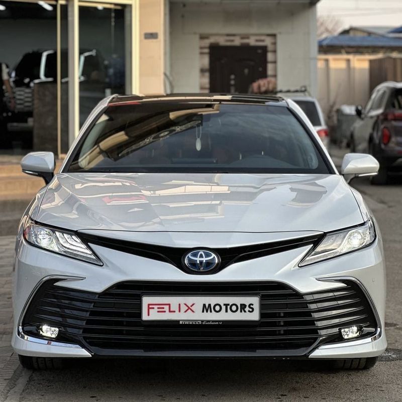 Toyota Camry Grande hybrid