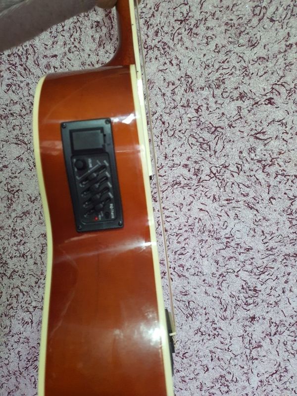 DeViSeV 40 razmerli gitara